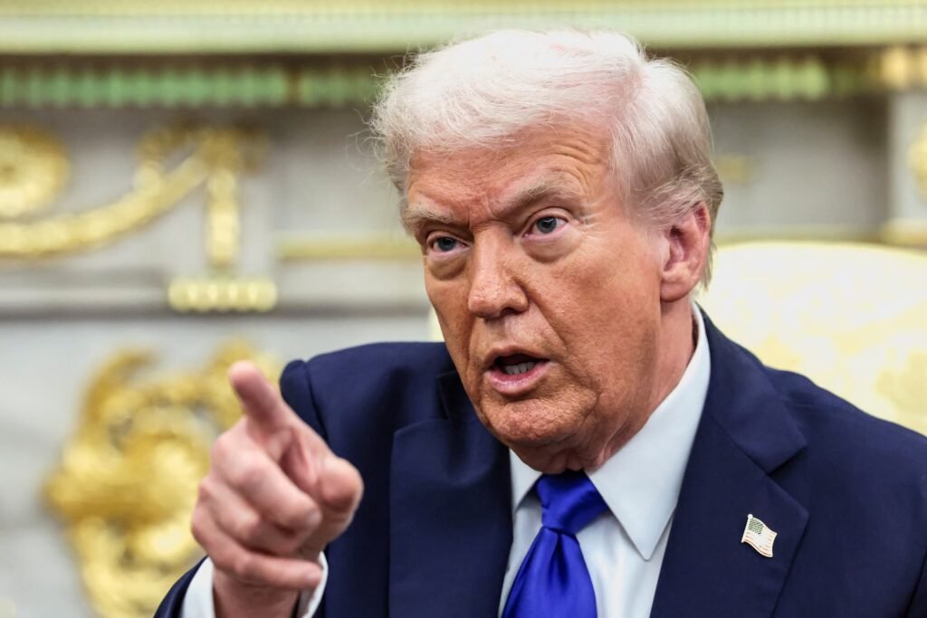 ट्रंप ने चीन पर लगाया 100 फीसदी टैरिफ